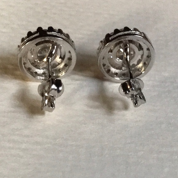 New! Cubic Zirconia Stud Earrings - Picture 5 of 7